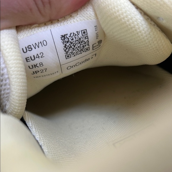 On Running Women's Cloud Surfer Trail sz 10 Sneakers - Picture 5 of 6